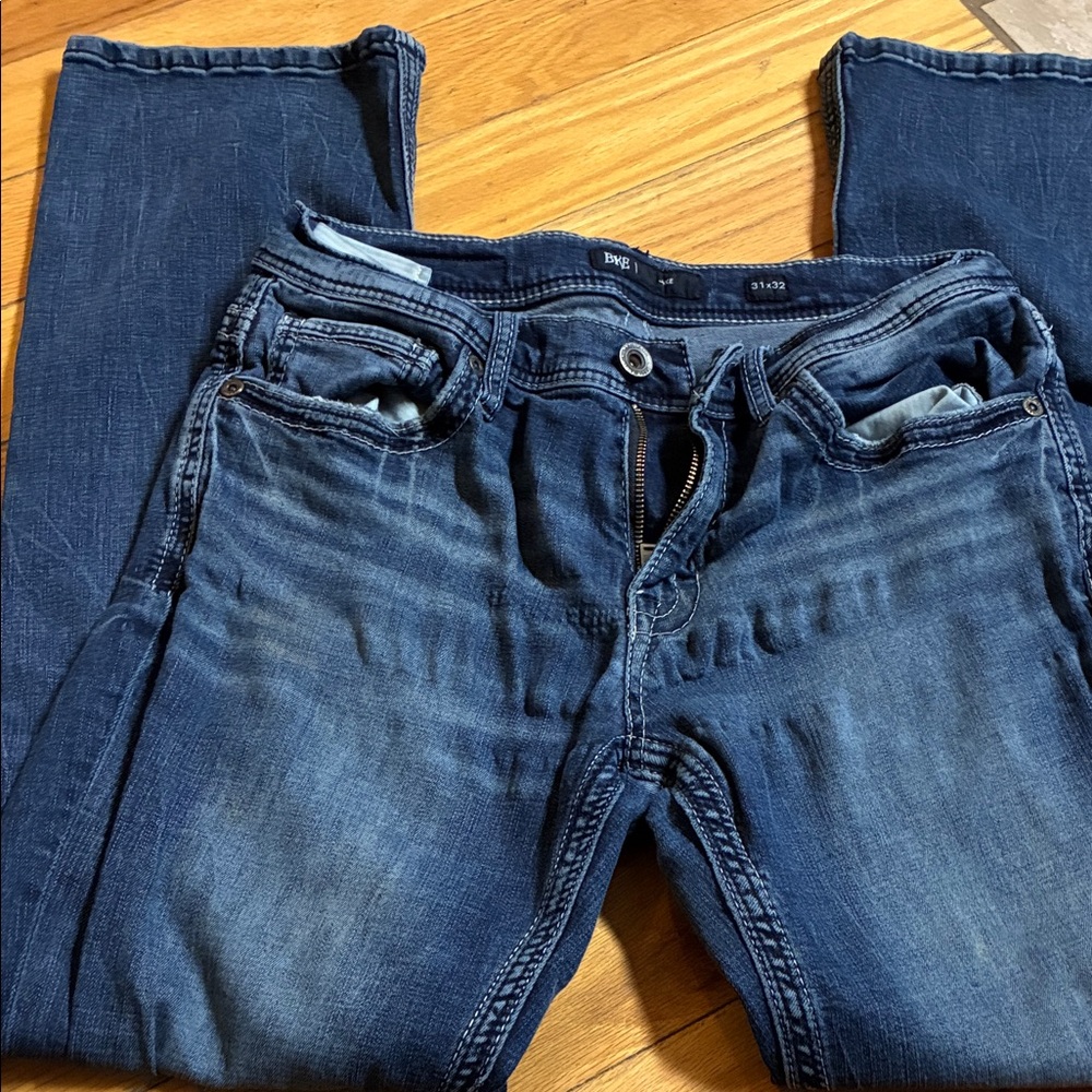 Buckle Men's Straight Jeans in Blue
